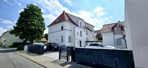 Saniertes Mehrfamilienhaus mit Nebengebäude und Gewerbeeinheit – Ihre Chance auf ein Top-Investment