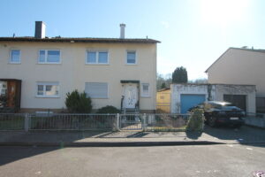 Solide Doppelhaushälfte mit großem Garten und Garage – Ihr neues Zuhause in Hanau-Lamboy