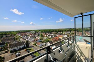 Modernes Wohnen mit Weitblick – 4-Zimmer-Wohnung im 11. Stock in Obertshausen-Hausen