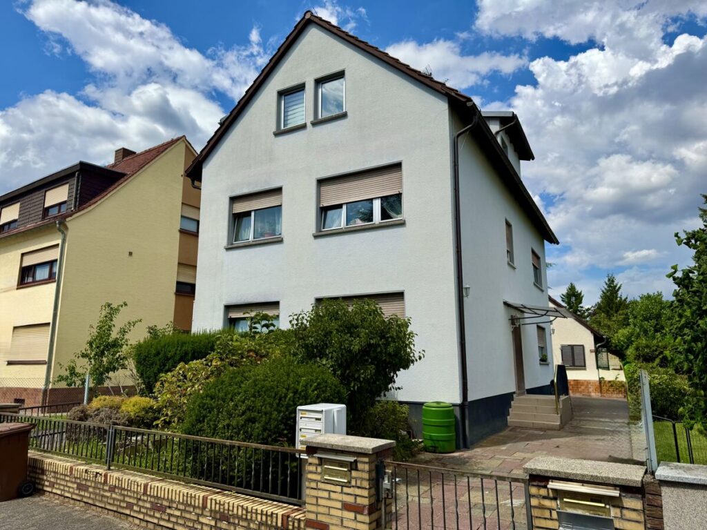 Straßenansicht