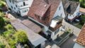 Seitenansicht mit Nebengebäude