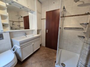 Aktuell in Renovierung – großzügige 2-Zi. Wohnung mit Balkon!