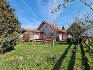 Holzhaus in ruhiger Lage!