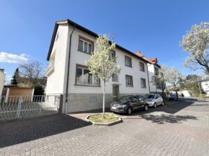 Charmantes Einfamilienhaus mit großem Garten und Entwicklungspotenzial