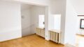 Flur mit Blick ins Wohnzimmer