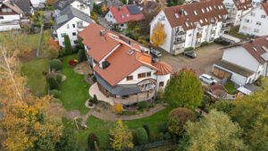 Einzigartiges Mehrgenerationenhaus inklusive traumhaftem Wellnessbereich auf weitläufigem Grundstück