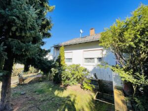 Zweifamilienhaus gelegen an der Kleingartenanlage in Raunheim – mit Erbpacht