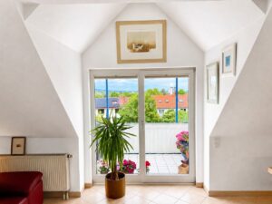 Gepflegte Maisonette-Eigentumswohnung mit Einbauküche, Garagenstellplatz, 2 Bäder & Balkon
