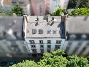 Attraktives Ensemble im Frankfurter Nordend– Denkmalgeschütztes Vorder- und Hinterhaus mit Potenzial