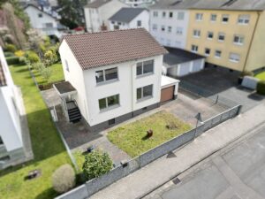 Ihr neues Zuhause: Gemütliches Einfamilienhaus mit traumhaftem großen Garten