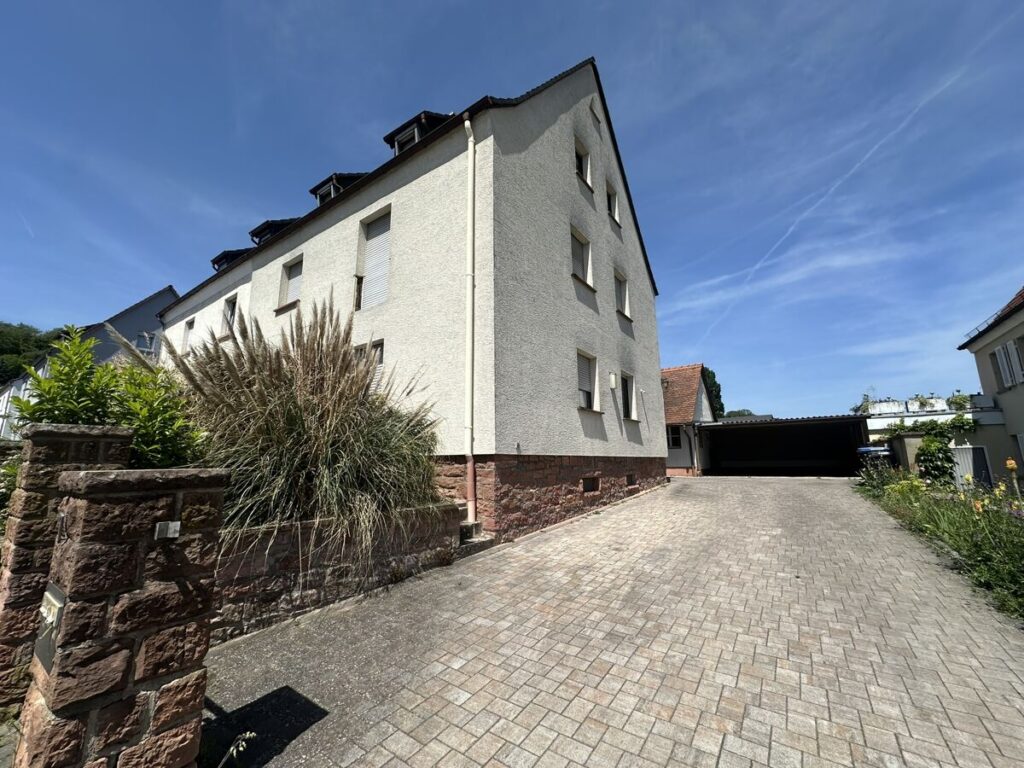 Straßenansicht