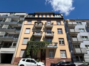 Wohnen über den Dächern – stilvolle Maisonette mit Altbaucharme im beliebtem Bornheim