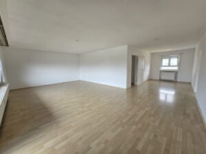 Viel Platz zum Wohlfühlen – helle 3 Zi.-Wohnung mit Balkon und Einbauküche