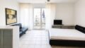 Wohn und Schlafzimmer