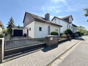 Charmantes Einfamilienhaus mit Garage und großzügigem Garten in beliebter Wohnlage
