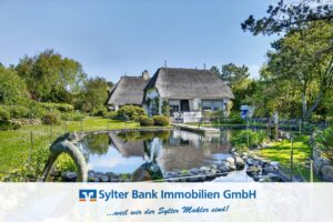 Reetanwesen im englischen Landhausstil mit Teich in Deichlage von Archsum