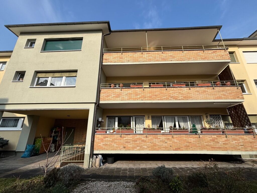 Hausrückseite