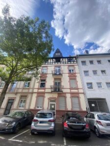 Frankfurter Altbauperle in unmittelbarer Nähe zum Europaviertel – 9 Wohneinheiten – saniert