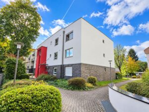 Schön geschnittene 3-Zimmer-Wohnung mit zwei Balkonen in ruhiger Lage von Frankfurt-Eschersheim