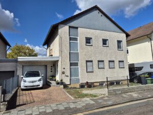Viel Platz für die Familie – großzügiges Einfamilienhaus mit Garten, Garage und Ausbaupotenzial